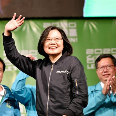  Taiwans president Tsai Ing-wen vinkar till sina anhängare i Taipei 11.1.2020