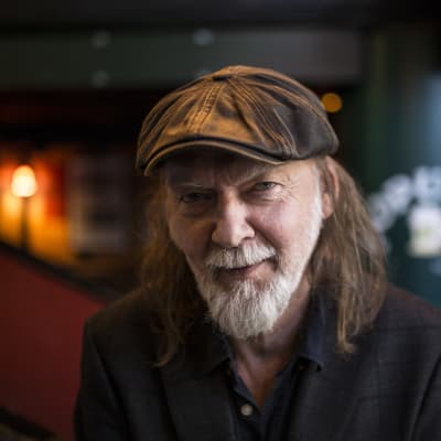 Tuomari Nurmio, muusikko ravintola Populuksesssa