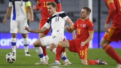 Rasmus Schüller i landslaget mot Wales.