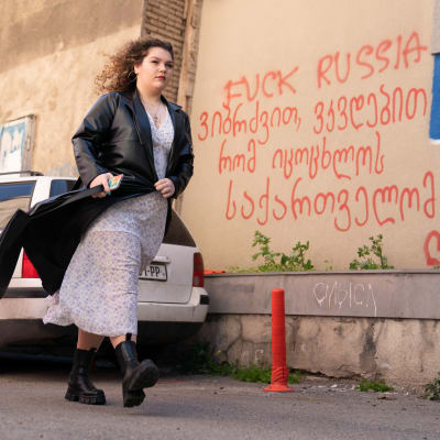Graffiti på vägg i Tbilisi.