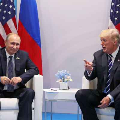 Vladimir Putin och Donald Trump träffas under G20-mötet i hamburg.