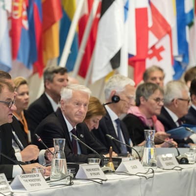 Europarådets ministermöte hölls i Finlandiahuset i Helsingfors den 17 maj. Dåvarande statsminister Juna Sipilä och rådets avgående generalsekreterare Thorbjörn Jagland i förgrunden
