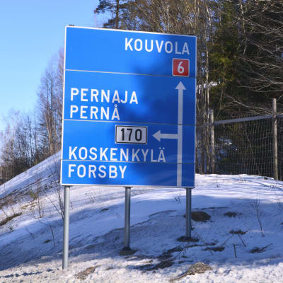 Bild på en vägskylt på vägen, riksväg 6 
