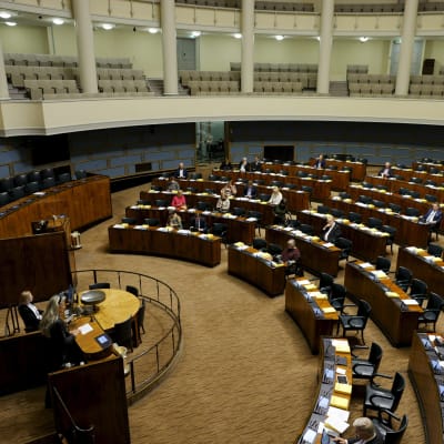 Istuntosali eduskunnan täysistunnossa Helsingissä 16. syyskuuta 2022.