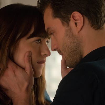 Het omfaning mellan Anastasia och Christian.