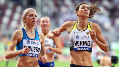 Sara Kuivisto och Christina Hering korsar mållinjen.