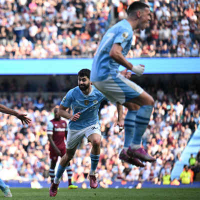 Manchester City-spelarna firar segern över West Ham i säsongens sista hemmamatch 2024.