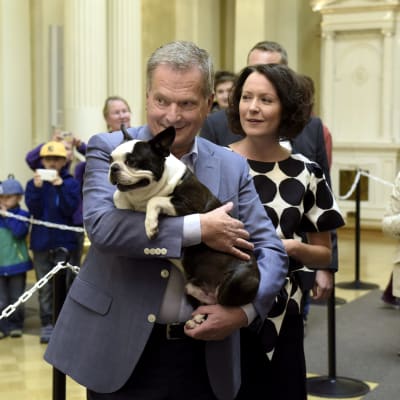 President Jenni Haukio med hunden Lennu, Jenni Haukio.