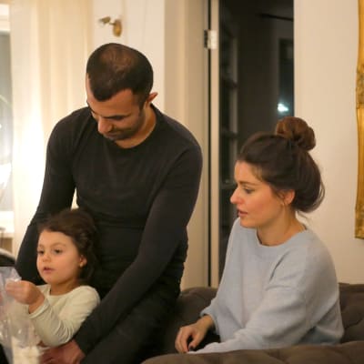 Mehmet med dottern Selma och frun Sara Bekalp.