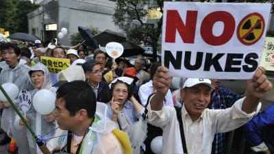 Invånare i Japan demonstrerar mot kärnkraft efter katastrofen i Fukushima.