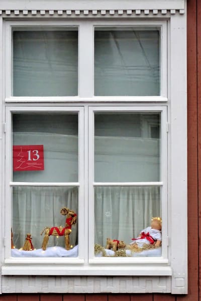Ett fönster i Gamla stan i Ekenäs.