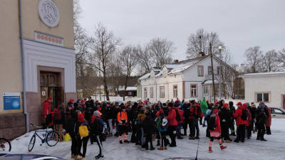 Abiturienter vid Lovisa gymnasium firar penkis.