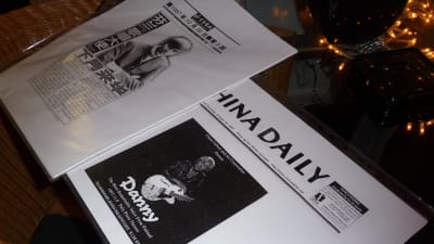 Kopior från kinesiska tidningar när Danny Lipsanen varit på turné