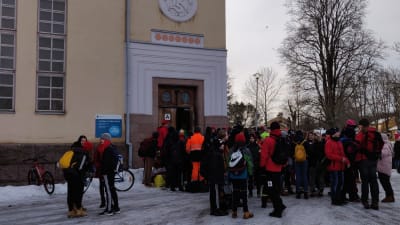 Abiturienter i Lovisa gymnasium firar penkis.