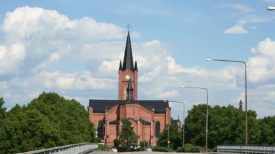 Lovisa kyrka från Helsingforsvägen