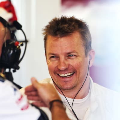 Kimi Räikkönen skrattar