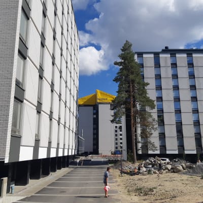 ylioppilaskylän korkeita opiskelija-asuntotaloja Jyväskylässä