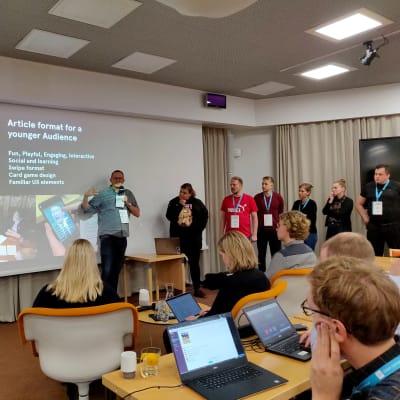 Nordic Hack Day 2018 voittaja tiimi esittelee heidän uudistetun version artikkelista
