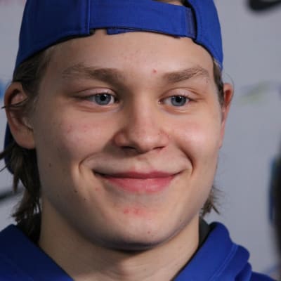 Kasper Björkqvist spelare i fjärde kedjan vid JVM.