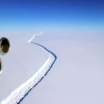 En spricka i isberget Larsen C på Antarktis. 