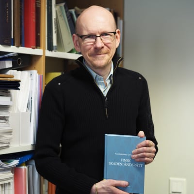 Professor i nordisk rätt, Johan Bärlund.