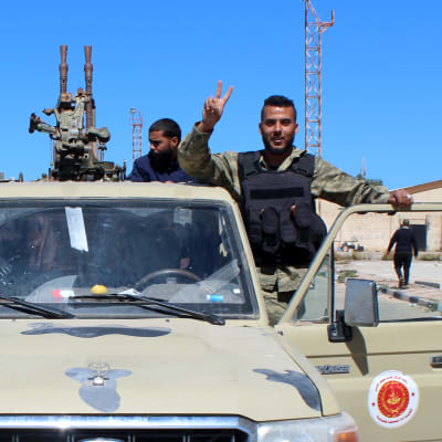 Häftiga strider rasar i Tripolis sydliga förorter men striderna kommer allt närmare stadskärnan  