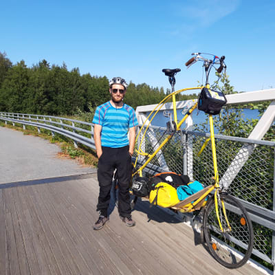 Lukas cyklar från Hamburg till Luleå.