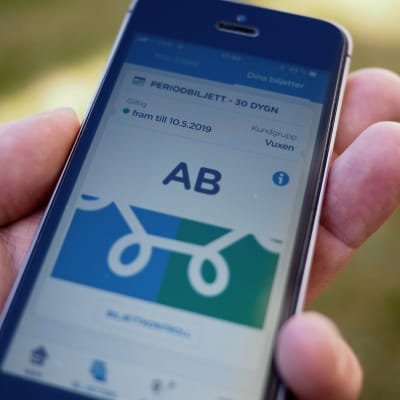 Helsingforsregionens trafiks biljettapp på en mobilskärm