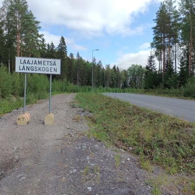 Laajametsän kyltti Vaasassa.