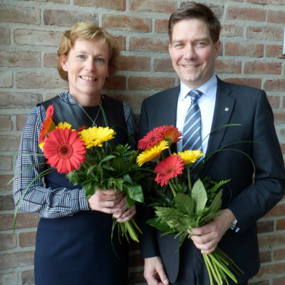 Thomas Blomqvist, Christina Gestrin, ny och avgående ordförande iSvenska Finlands Folkting
