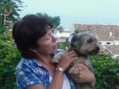 Susanne Kamu med hunden Clara