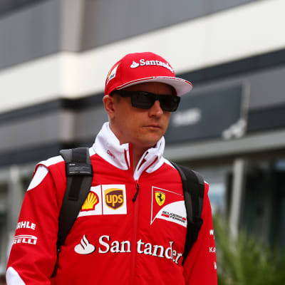 Kimi Räikkönen i Ferraris kläder.
