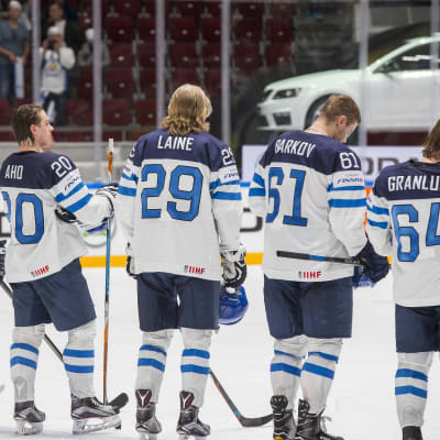 Esa Lindell, Sebastian Aho, Patrik Laine, Aleksander Barkov och Mikael Granlund i ishockey-VM 2016.