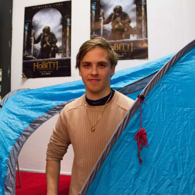 Terra Tevajärvi är först i kön för att få biljetter till premiären av The Hobbit.