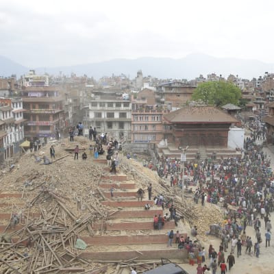 Jordbävningen i Nepal har förorsakat mycket stor förstörelse och krävt hundratals dödsoffer.