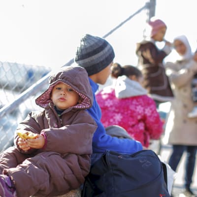 Flyktingar som anlänt med färja till Göteborg.