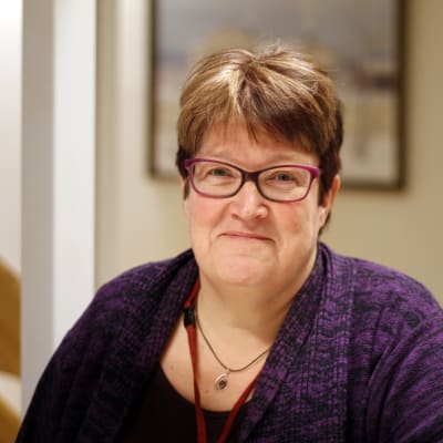 Huvudförtroendeman Eva-Maria Sundström säger att samhällsfördraget slår hårt mot vårdpersonalen.