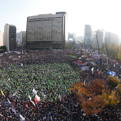 Massdemonstration mot president Park Geun-hye i centrum av Seoul, Sydkorea