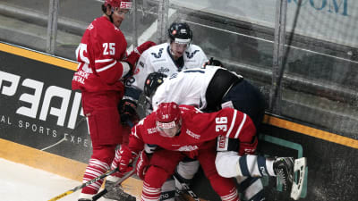 Finland och Danmark brottades i en träningsmatch i Villmansstrand.