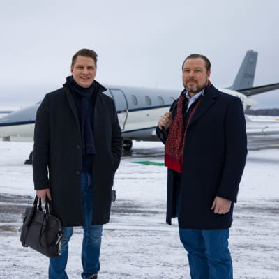Henklilökuvassa lentoliikenteen uudistajat, Roope Kekäläinen ja Jari-Jussi Viinikkala.
