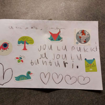 Lapsen joulupukille osoittama kirjekuori.