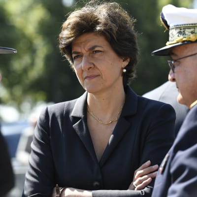  French Minister of the Armed Forces Sylvie Goulard (C) attends the ceremony to mark the 77th anniversary of General Charles de Gaulle's appeal of 18 June 1940, at the Mont Valerien memorial in Suresnes, near Paris, France, 18 June 2017