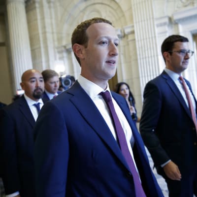 Facebook-vd:n Mark Zuckerberg i kongressbyggnadens i USA:s huvudstad Washington den 19 september 2019. 