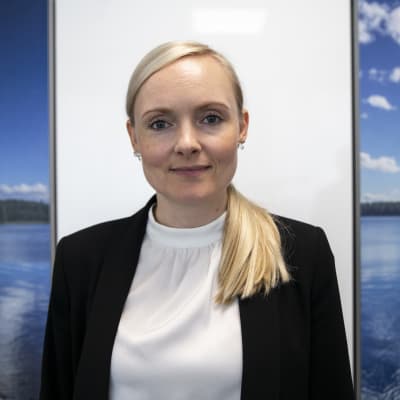 Vihreiden puheenjohtaja Maria Ohisalo työhuoneellaan 2019 elokuussa