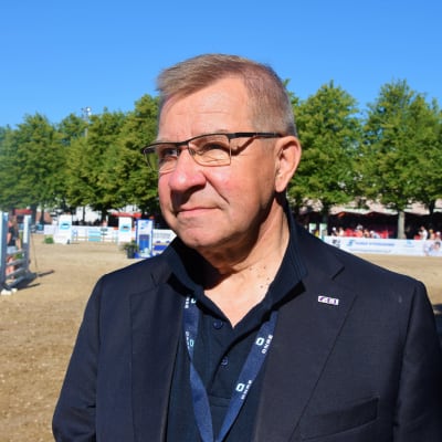 Matti Karkkolainen är domare vid Finlands Ryttarförbund.