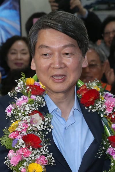 Folkpartiets ledare Ahn Chul-soo betraktas som en möjlig presidentkandidat i valet nästa år.