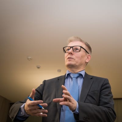 Kimmo Tiilikainen työ- ja elinkeinoministeriössä 4.1.2018.
