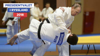 Rysslands president Vladimir Putin på judoläger i Sotji.