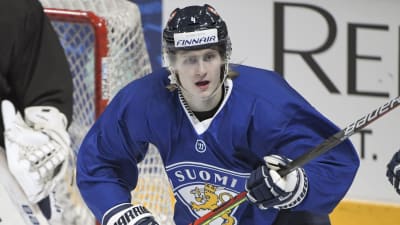 Alex Lintuniemi spelade EHT-hockey med Finland för ett par veckor sedan.