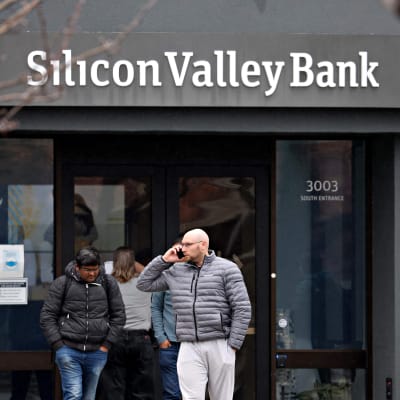 Silicon Valley Bank -pankin suljettu pääkonttori Kalifornian Santa Clarassa 10. maaliskuuta 2023.